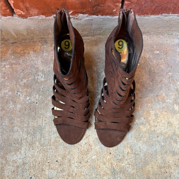 Carlos Santana 9 Brown Suede Gladiator Caged Peeptoe Chunky Heels Ankle Boots - Picture 3 of 8